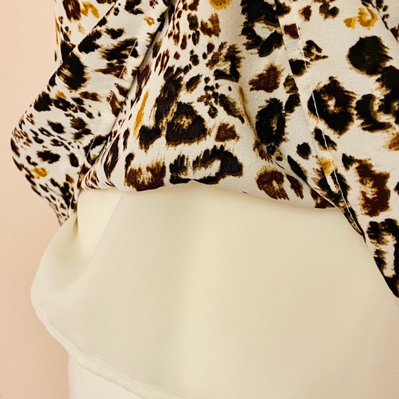 ASTR Leopard Print Blouse Sz. M - Picture 4 of 6